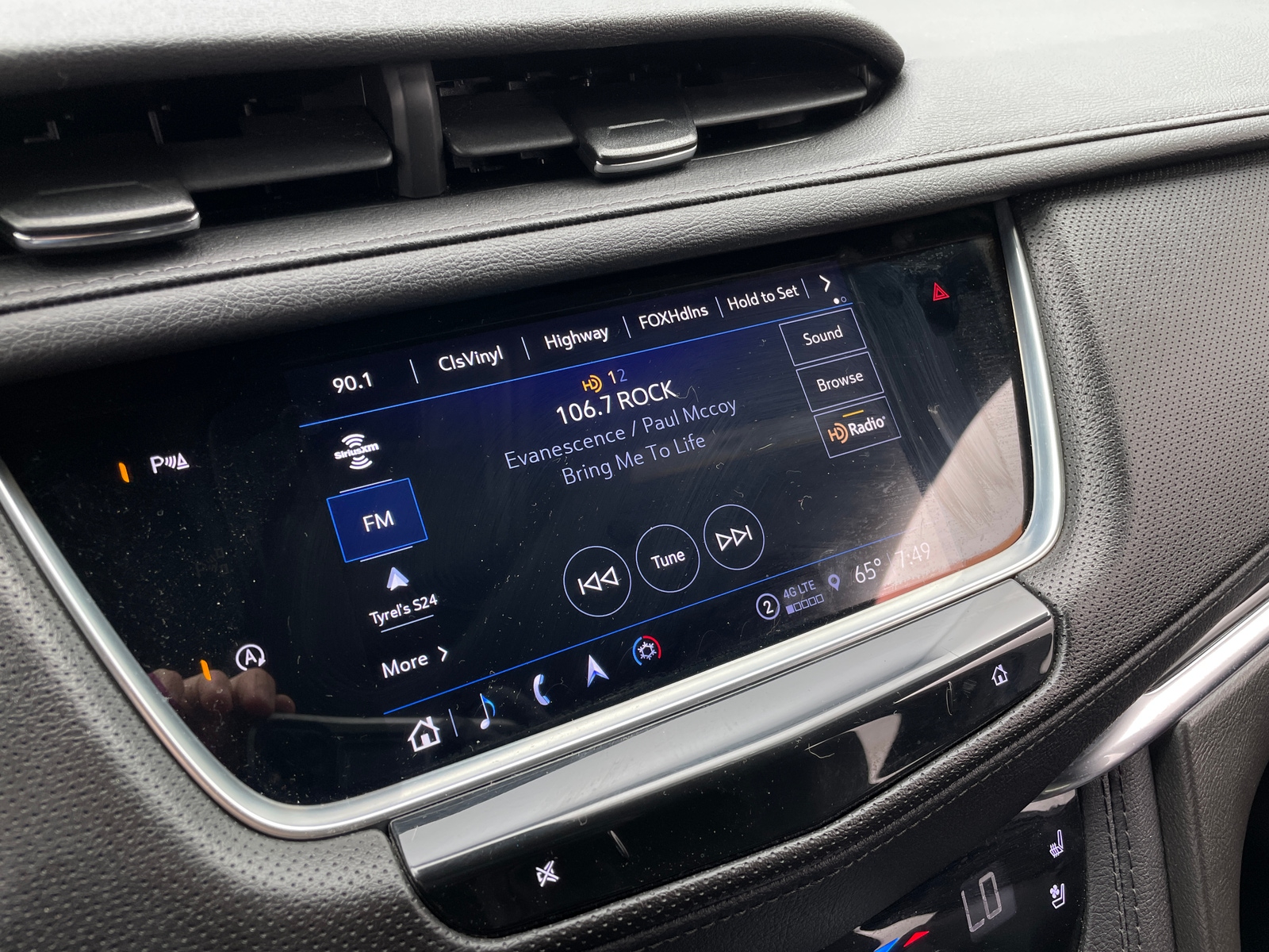 Thumbnail: 2023 Cadillac XT5 - 3