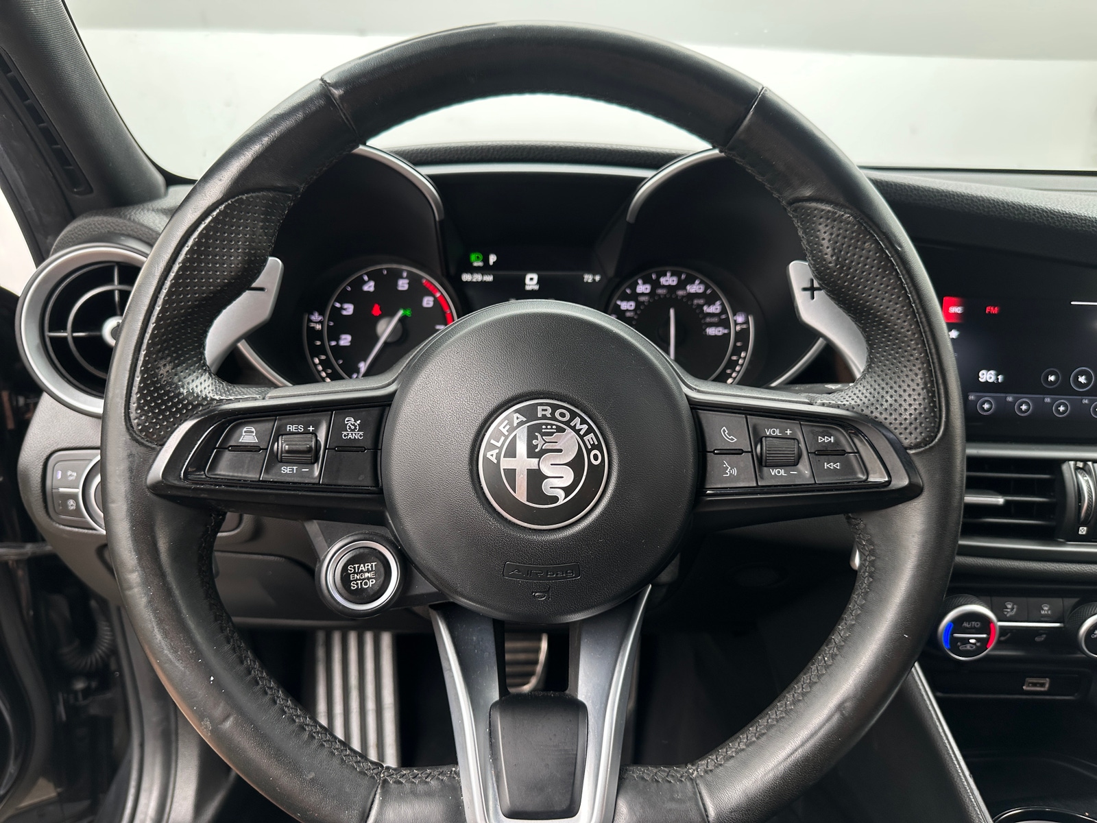 Thumbnail: 2022 Alfa Romeo Giulia - 4