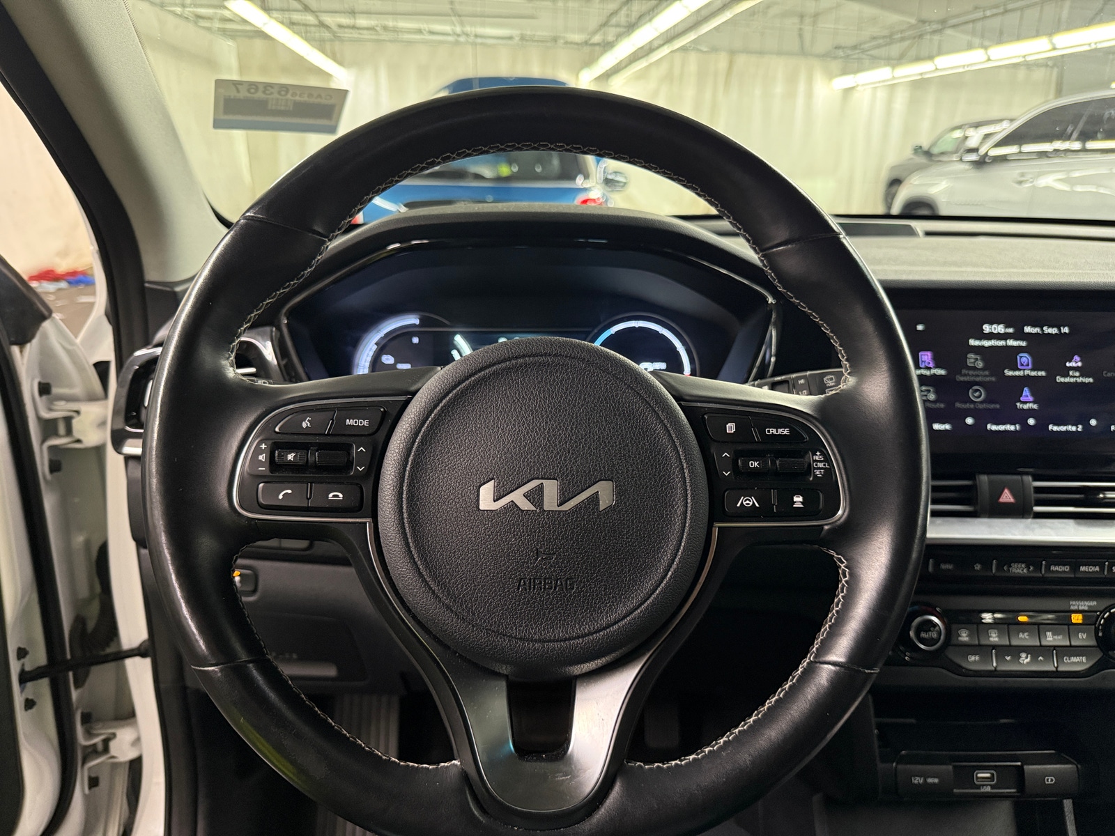 Thumbnail: 2022 Kia Niro - 4