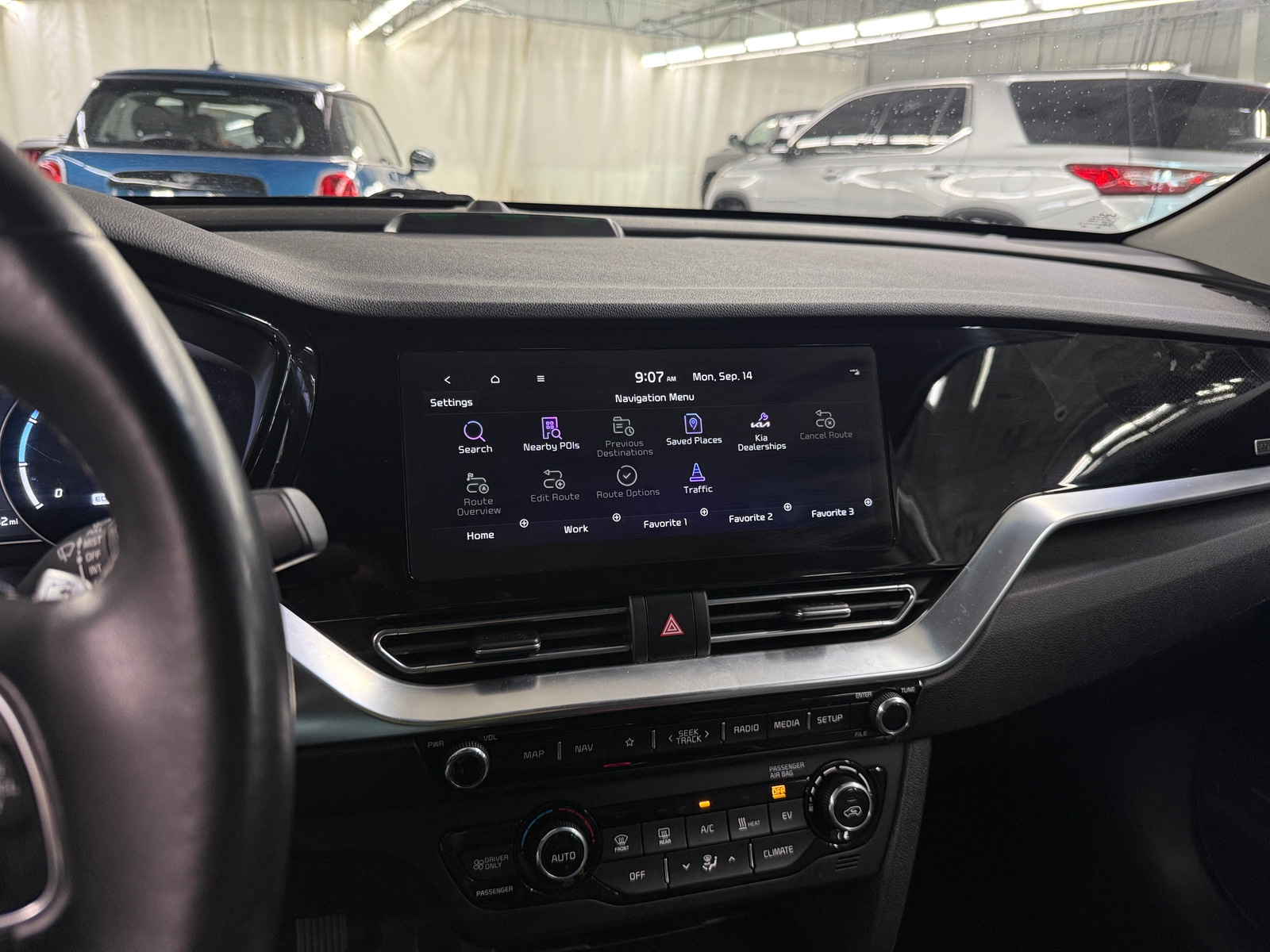 Thumbnail: 2022 Kia Niro - 3