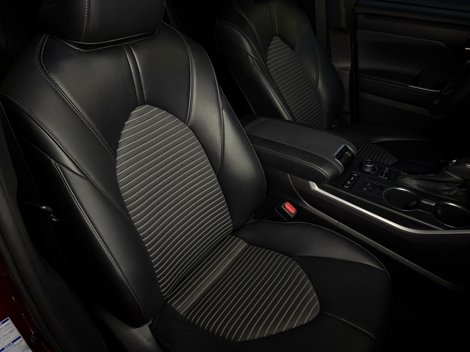 Thumbnail: 2022 Toyota Highlander - 2