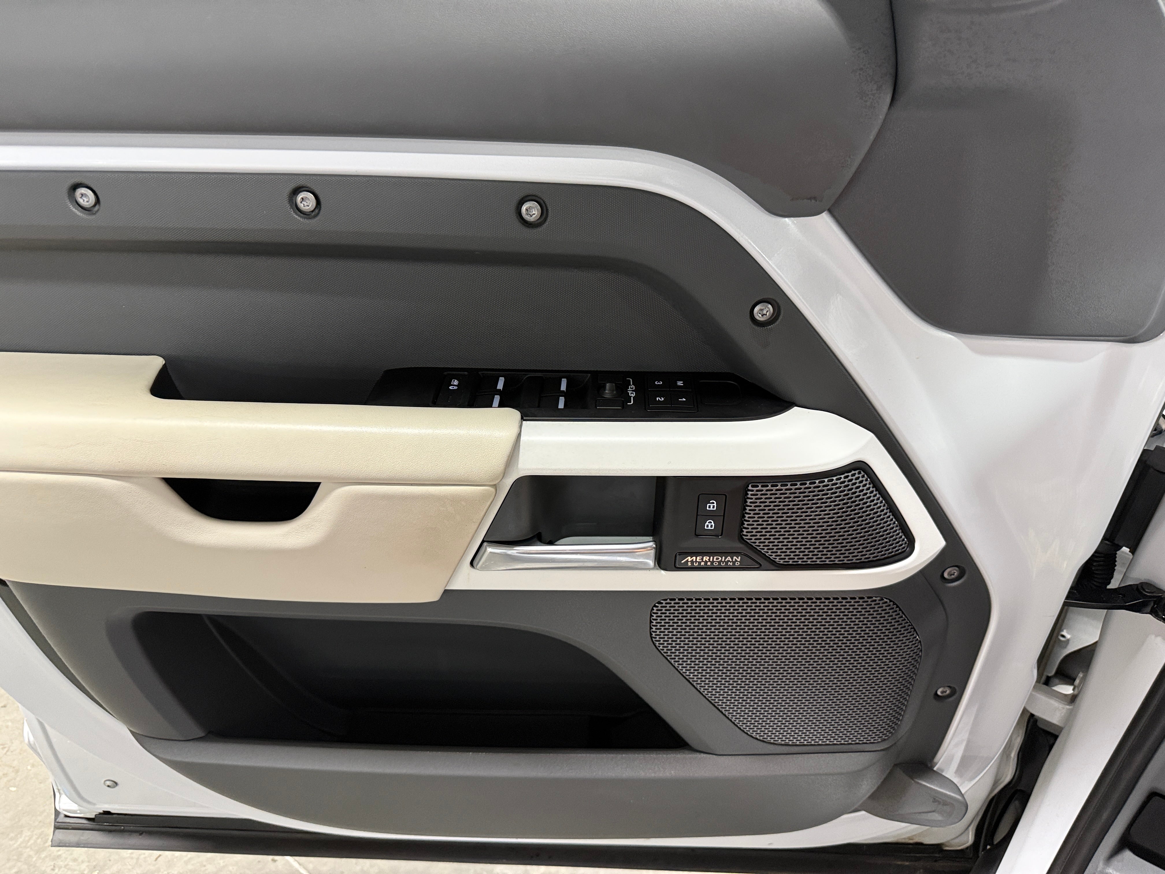 2023 Land Rover Defender