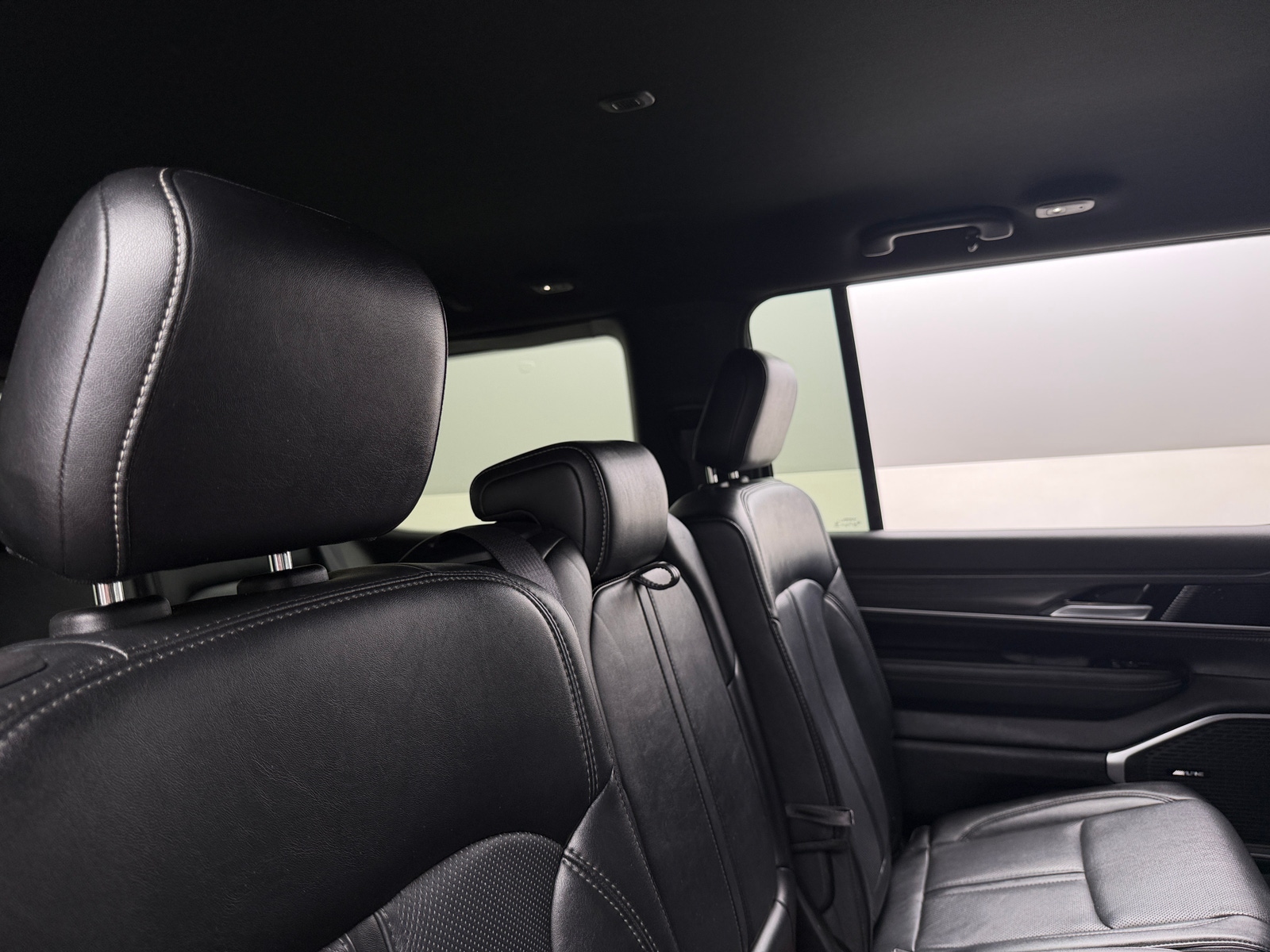 Thumbnail: 2024 Jeep Wagoneer - 5