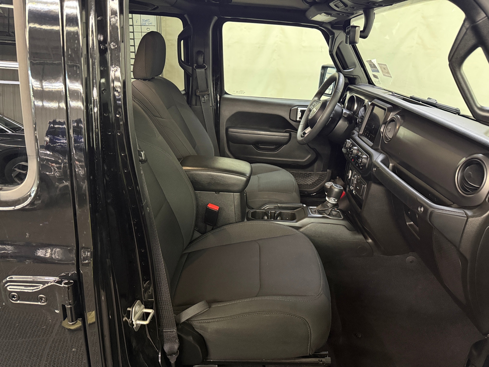 Thumbnail: 2023 Jeep Gladiator - 2