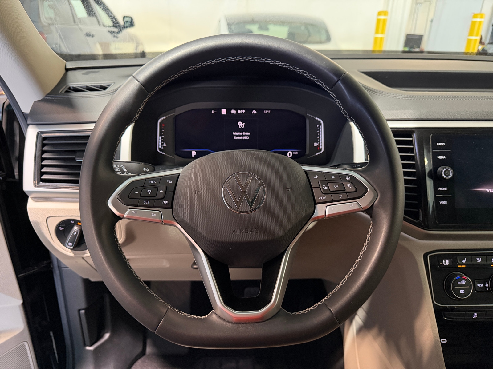 Thumbnail: 2023 Volkswagen Atlas - 4