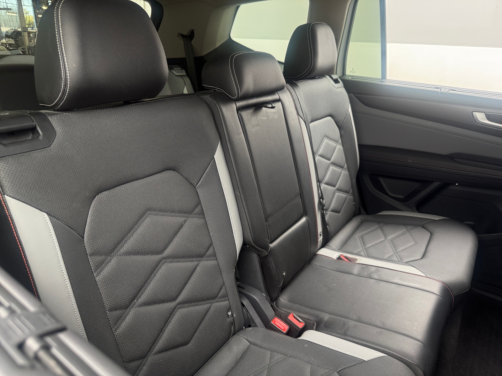 Thumbnail: 2024 Volkswagen Atlas - 6