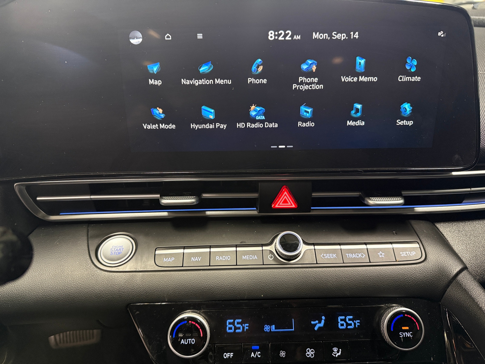 Thumbnail: 2023 Hyundai Elantra - 3
