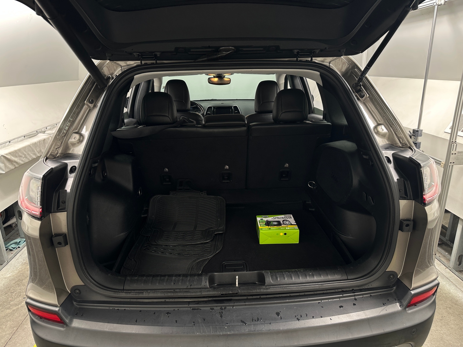 Thumbnail: 2020 Jeep Cherokee - 6