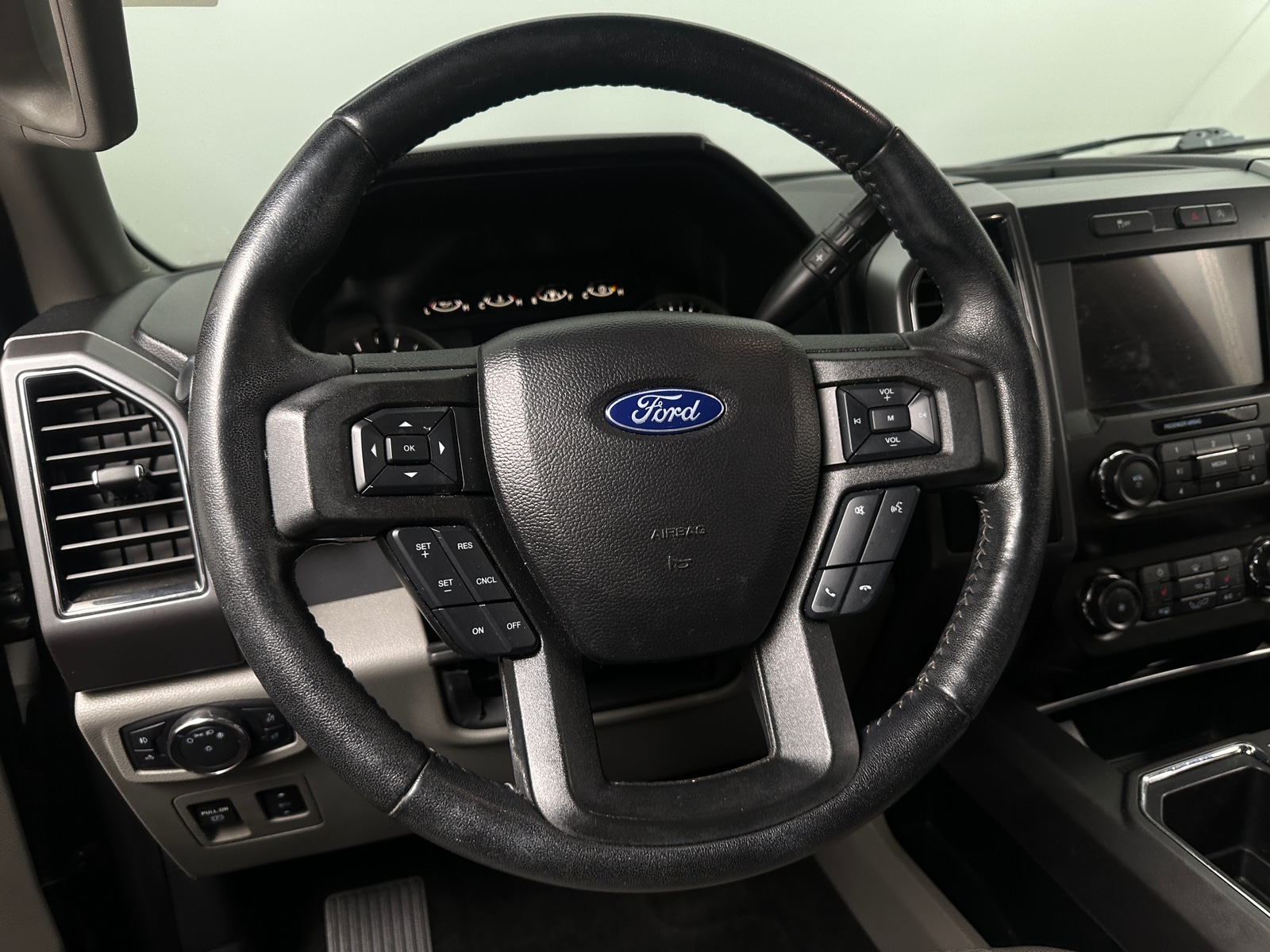 Thumbnail: 2019 Ford Econoline - 5