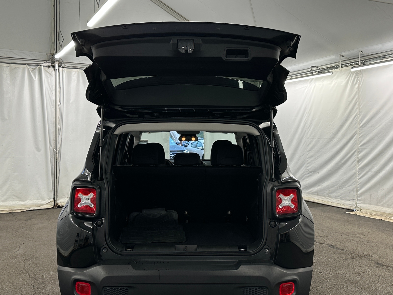 Thumbnail: 2020 Jeep Renegade - 7