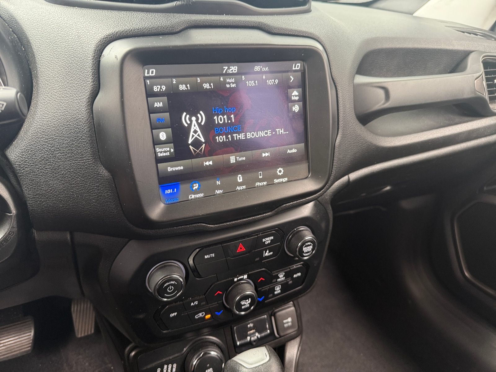 Thumbnail: 2023 Jeep Renegade - 4