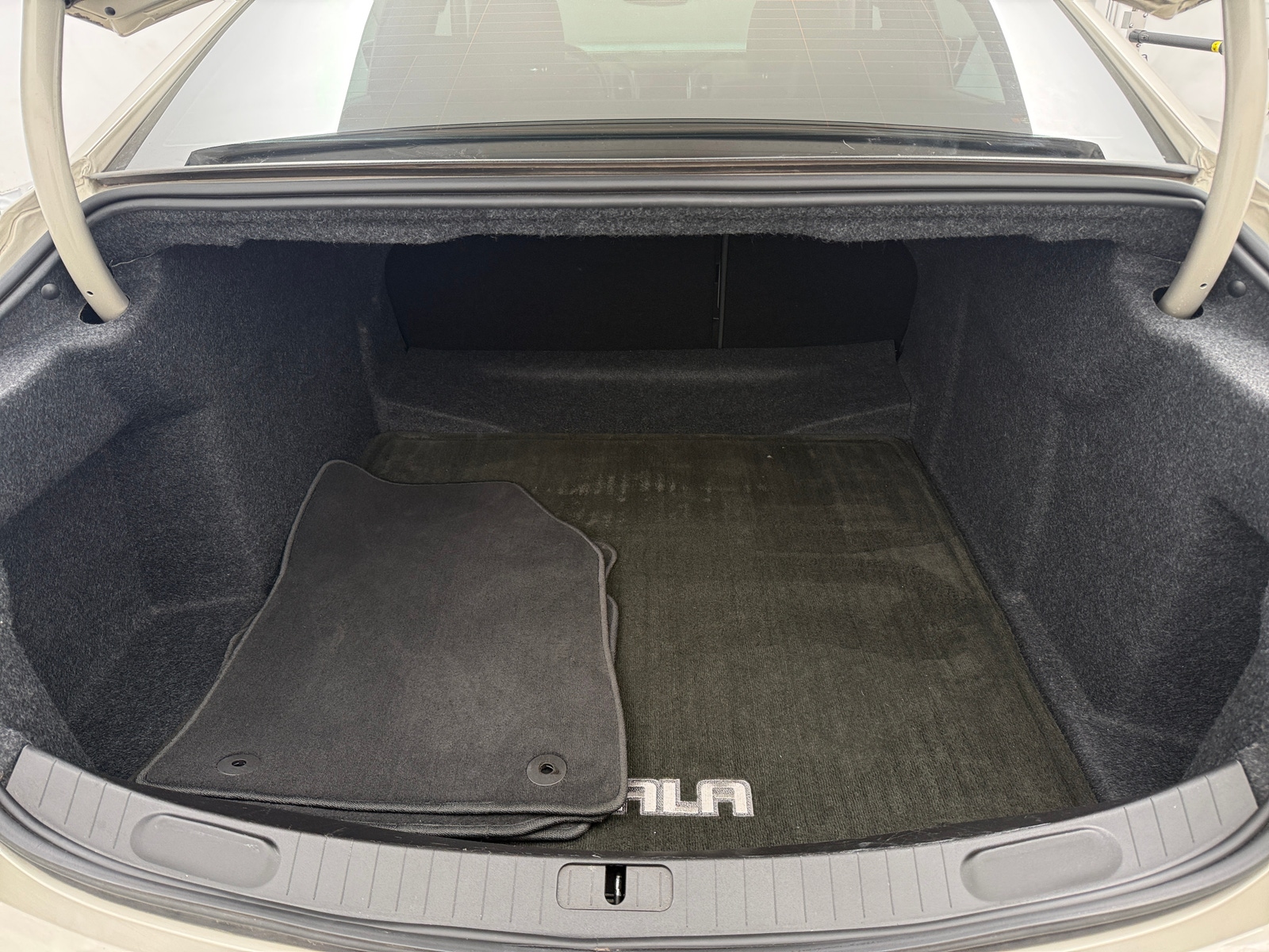 Thumbnail: 2015 Chevrolet Impala - 6