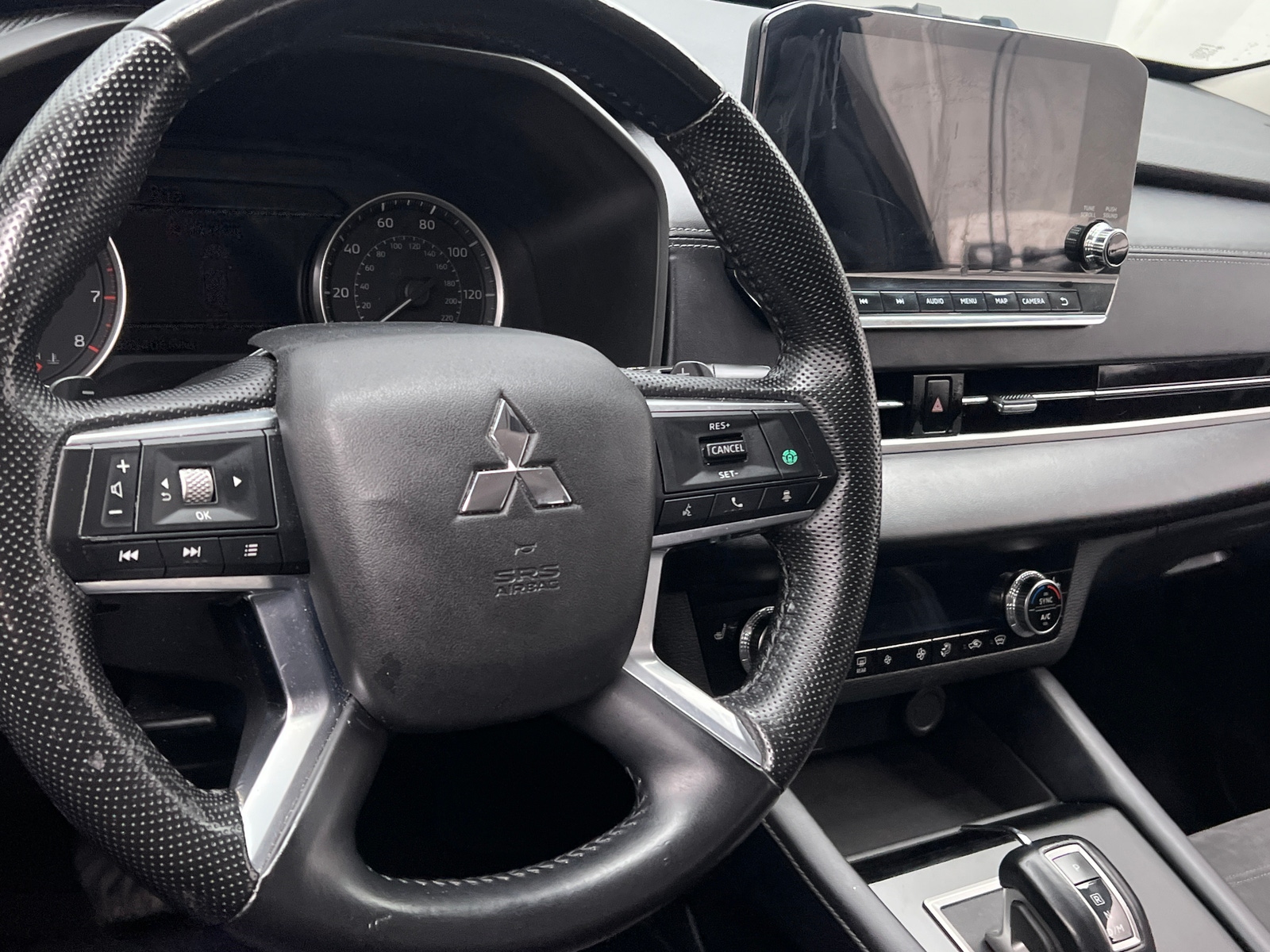 Thumbnail: 2023 Mitsubishi Outlander - 5