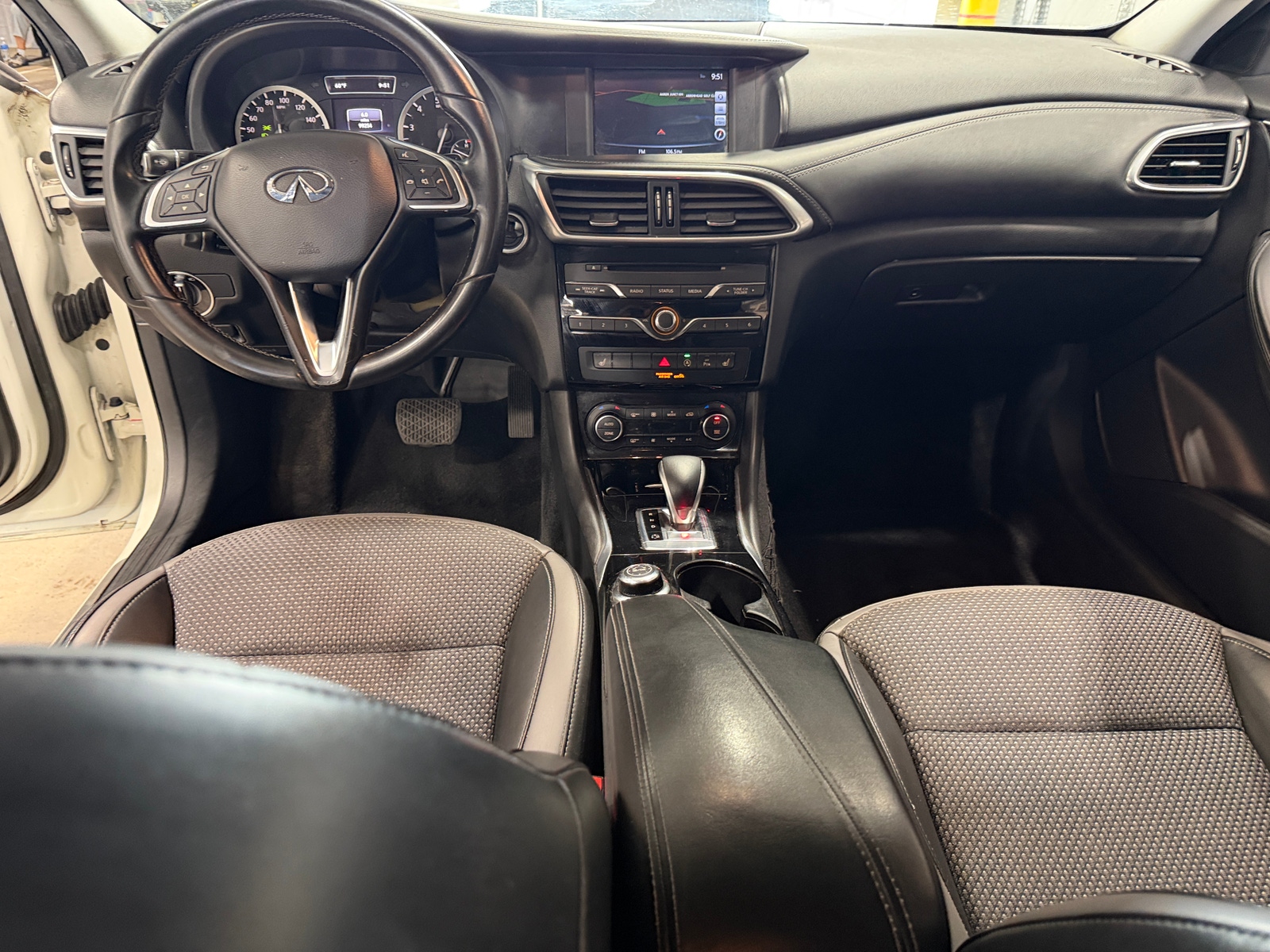 Thumbnail: 2019 INFINITI QX30 - 2