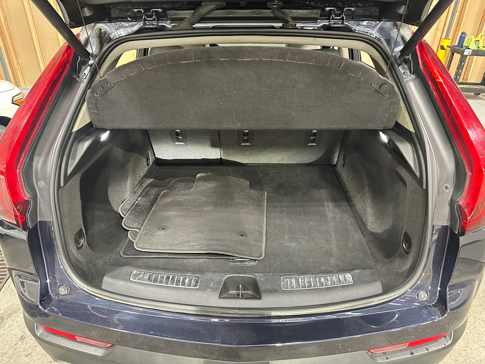 Thumbnail: 2023 Cadillac XT4 - 6