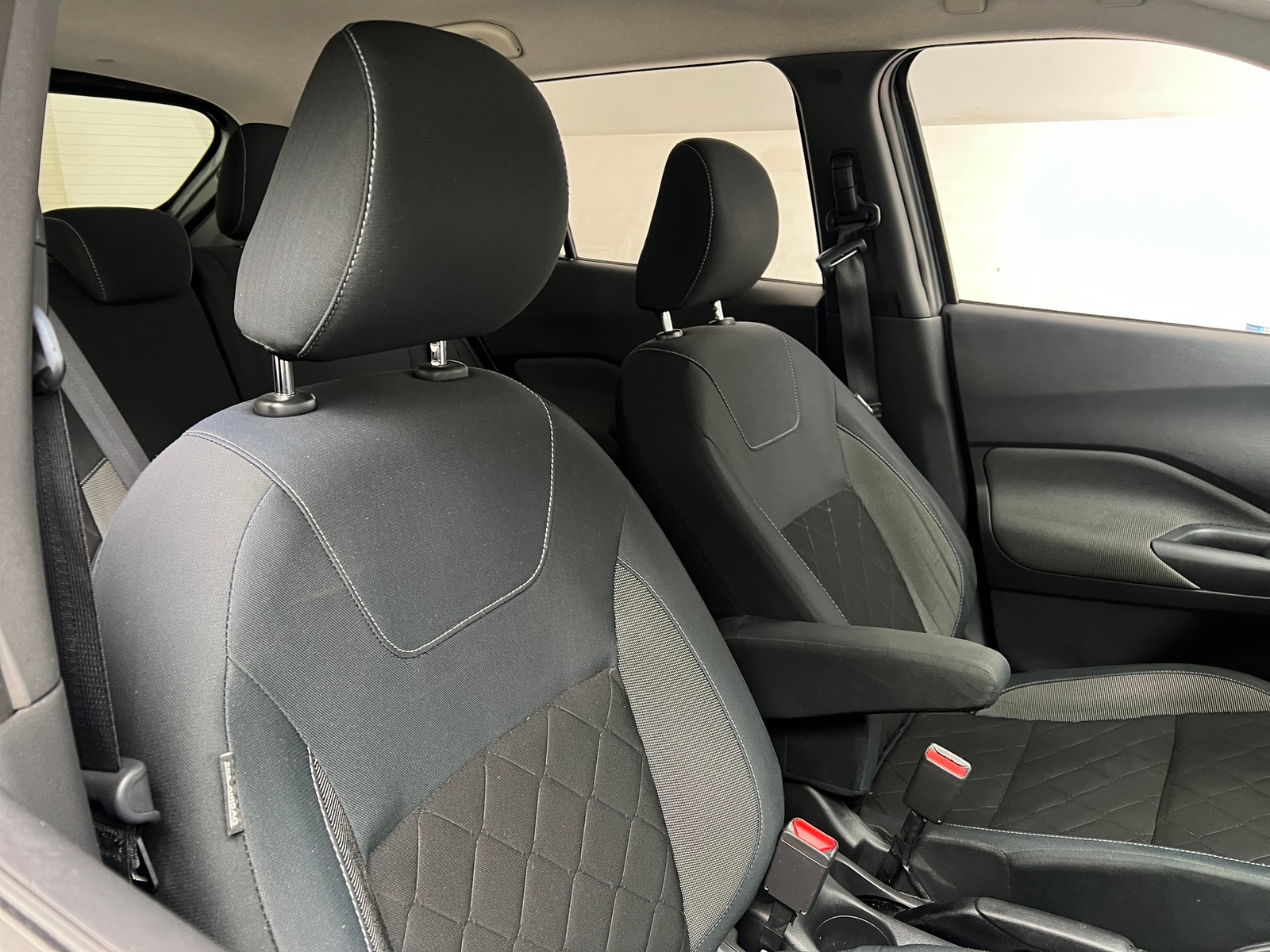 Thumbnail: 2020 Nissan Kicks - 2