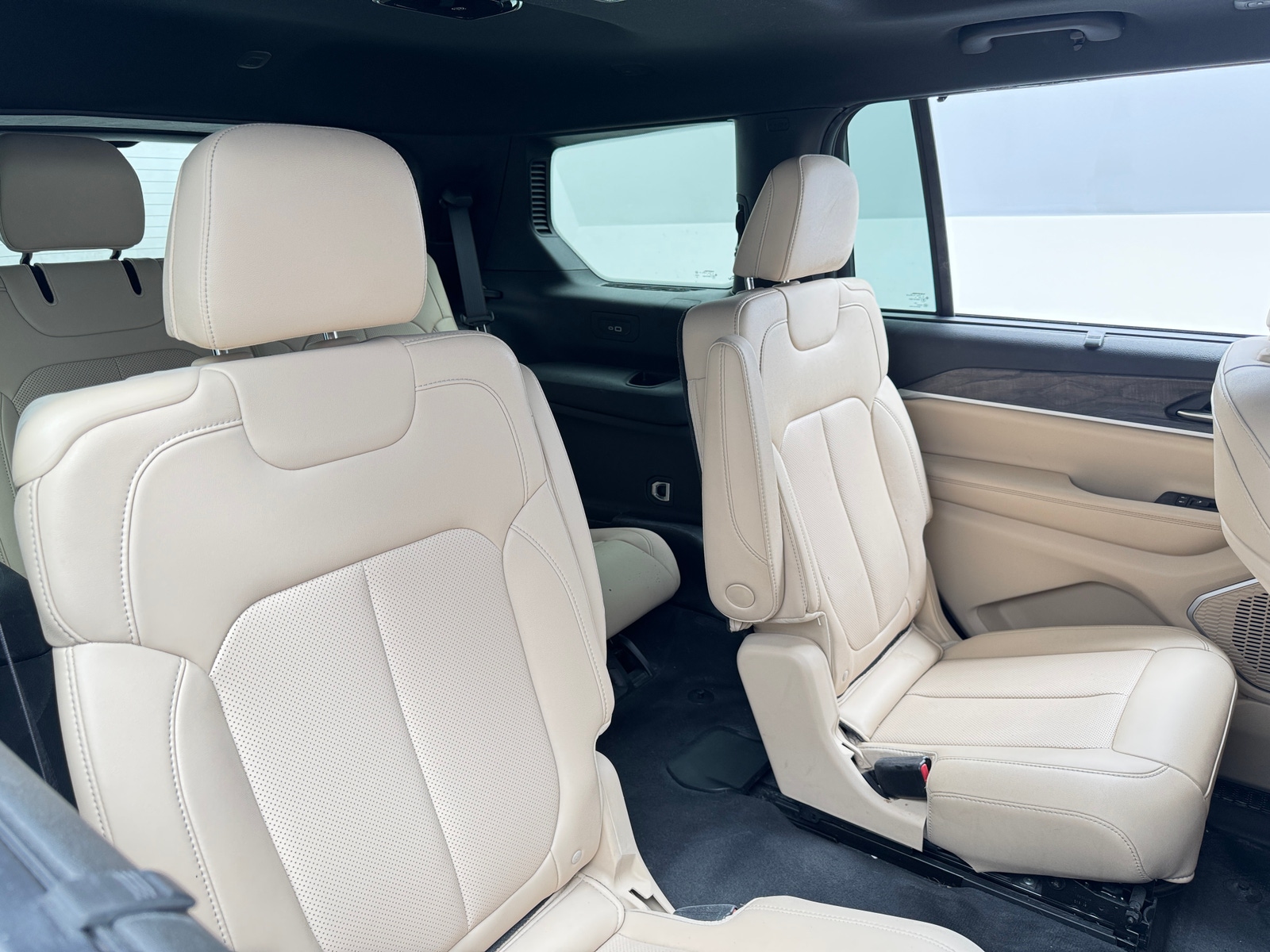 Thumbnail: 2023 Jeep Grand Cherokee L - 5