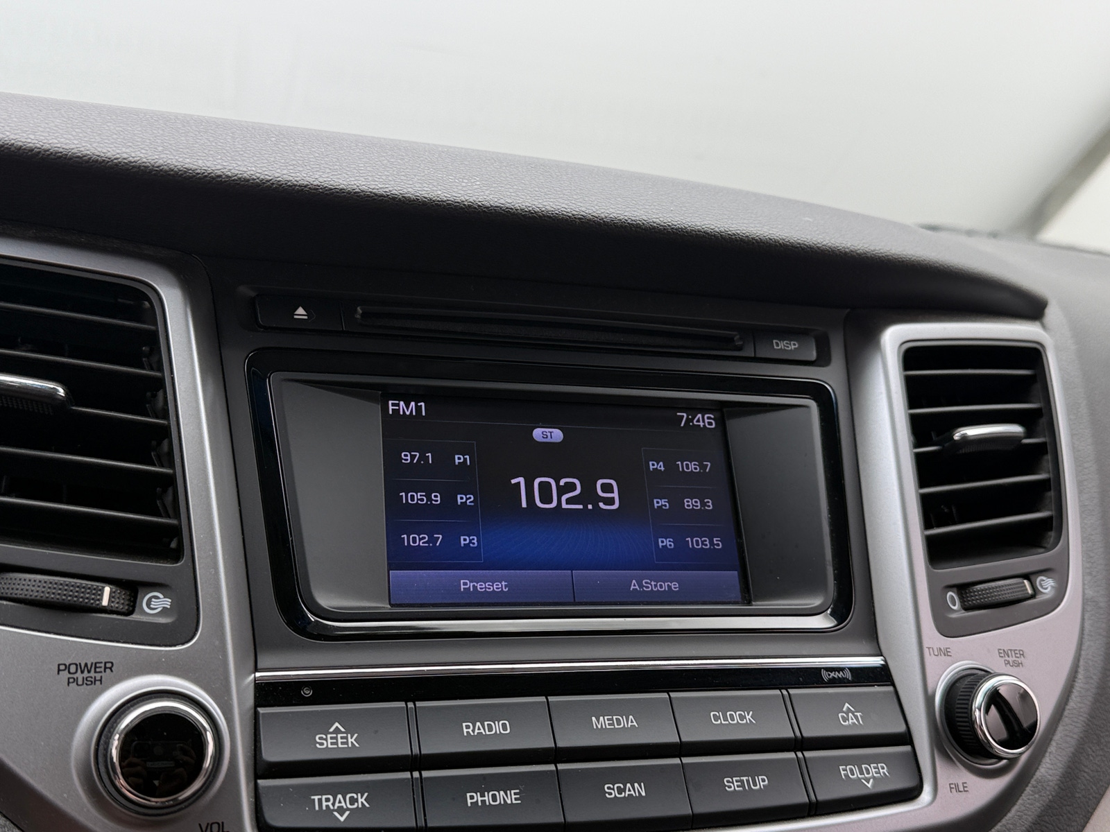 Thumbnail: 2016 Hyundai Tucson - 4
