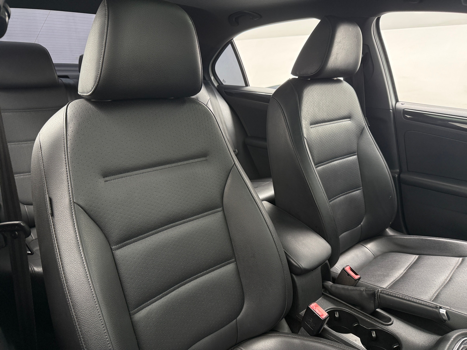 Thumbnail: 2018 Volkswagen Jetta - 2