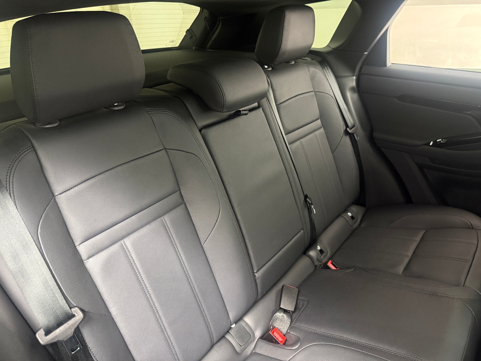 Thumbnail: 2025 Land Rover Range Rover Evoque - 6