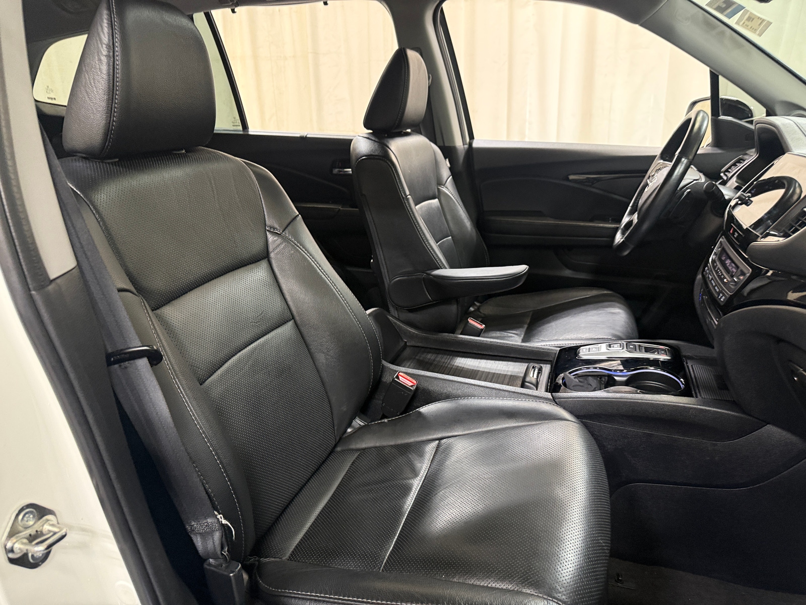 Thumbnail: 2019 Honda Pilot - 2