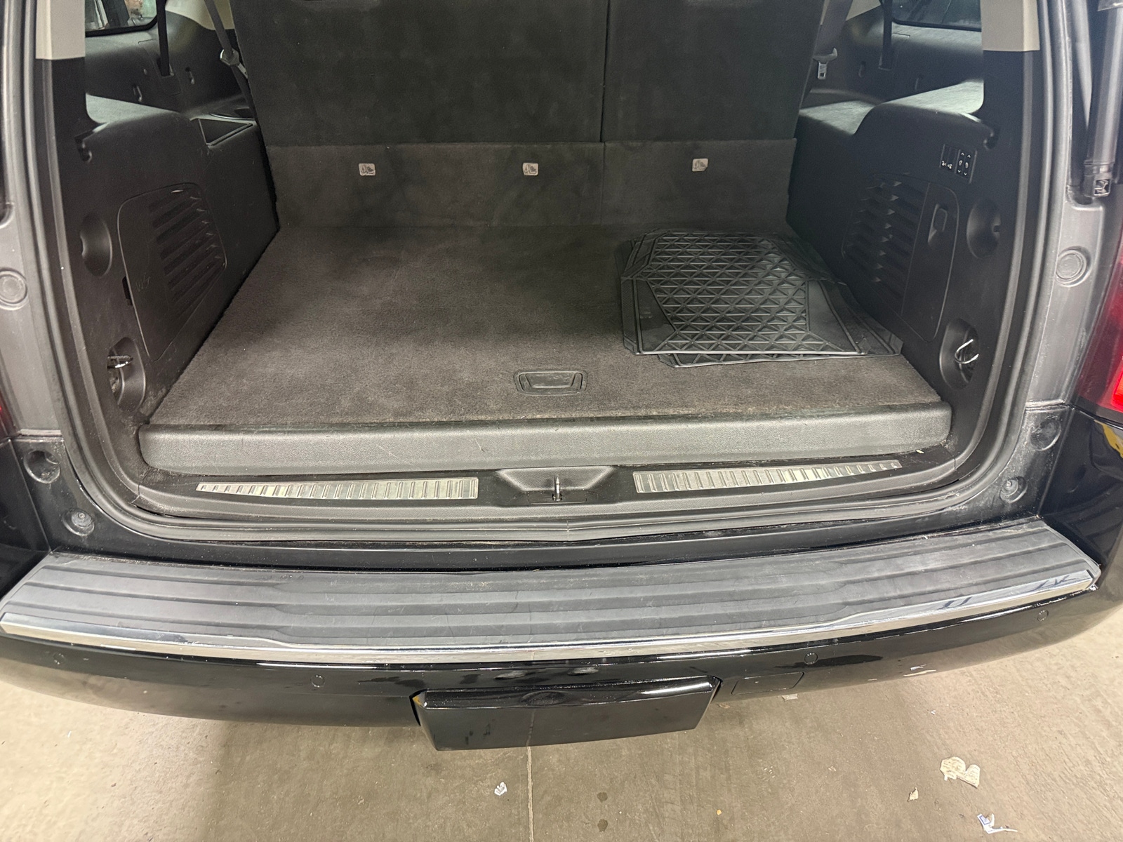 Thumbnail: 2016 Chevrolet Suburban - 6