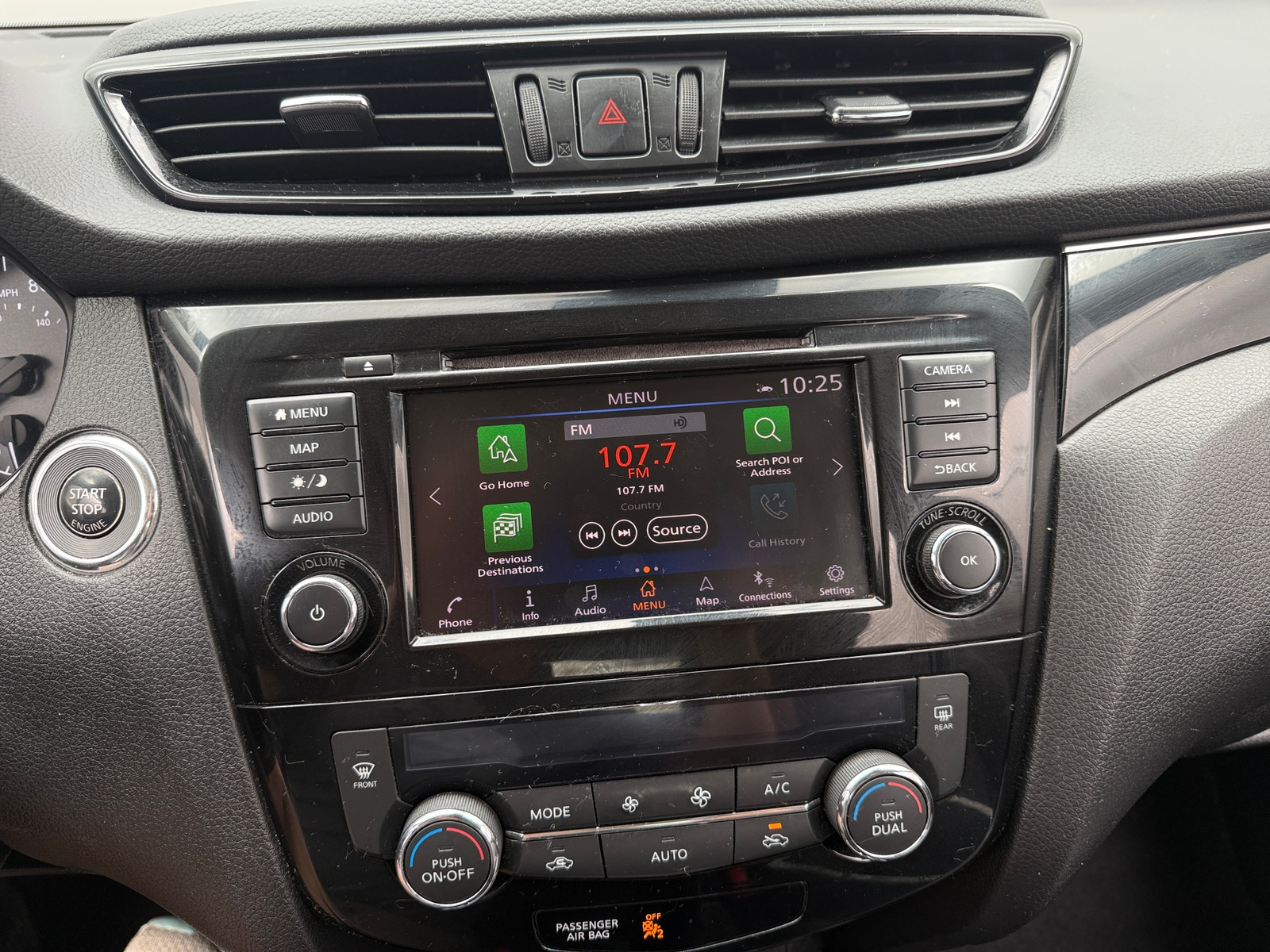 Thumbnail: 2019 Nissan Rogue Sport - 3