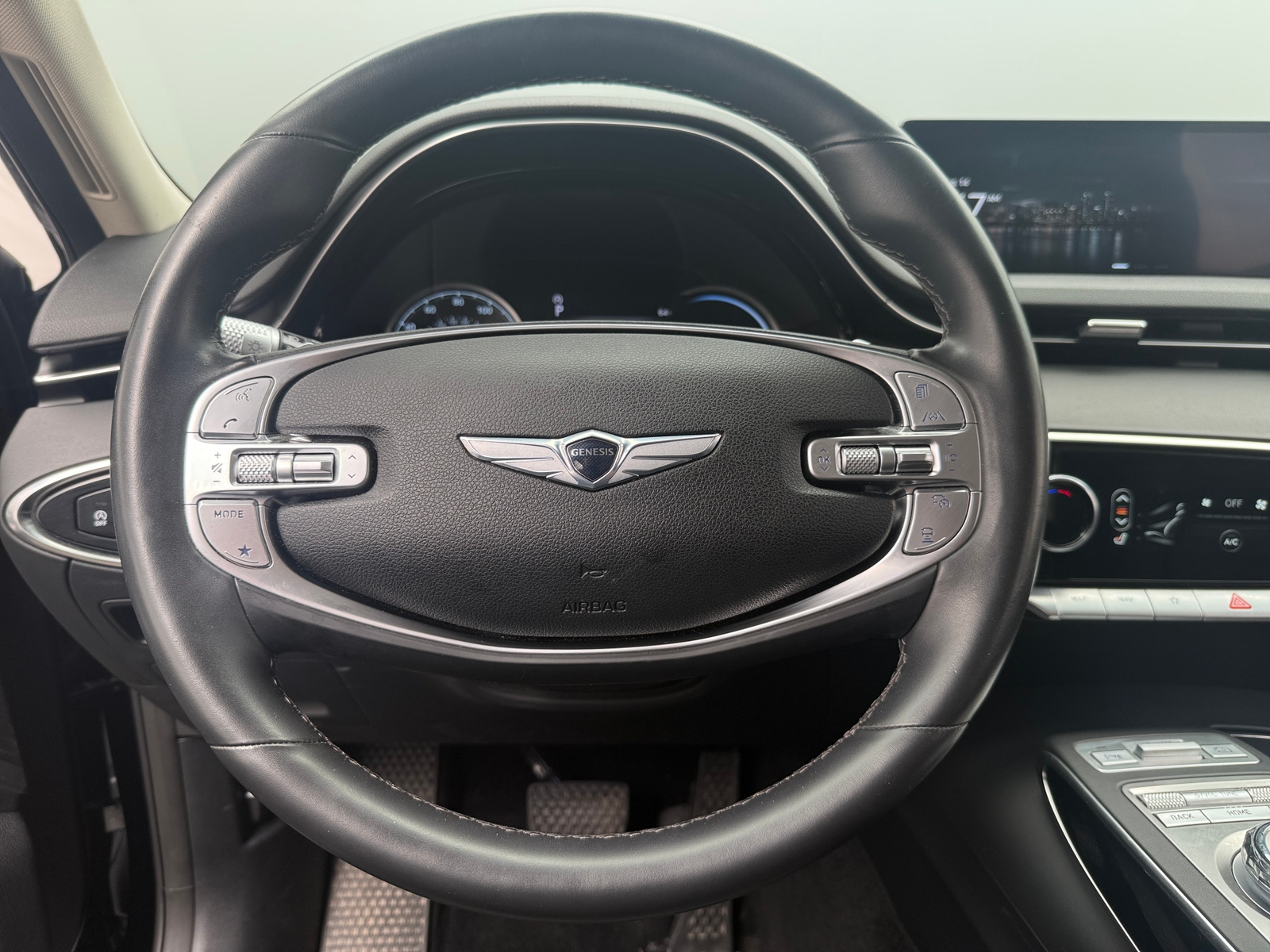 Thumbnail: 2025 Genesis GV70 - 4