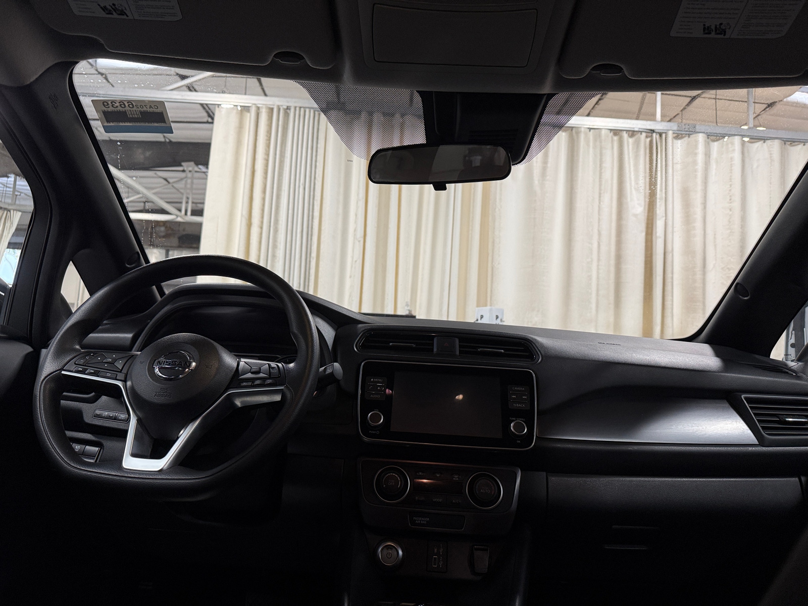Thumbnail: 2020 Nissan Leaf - 3