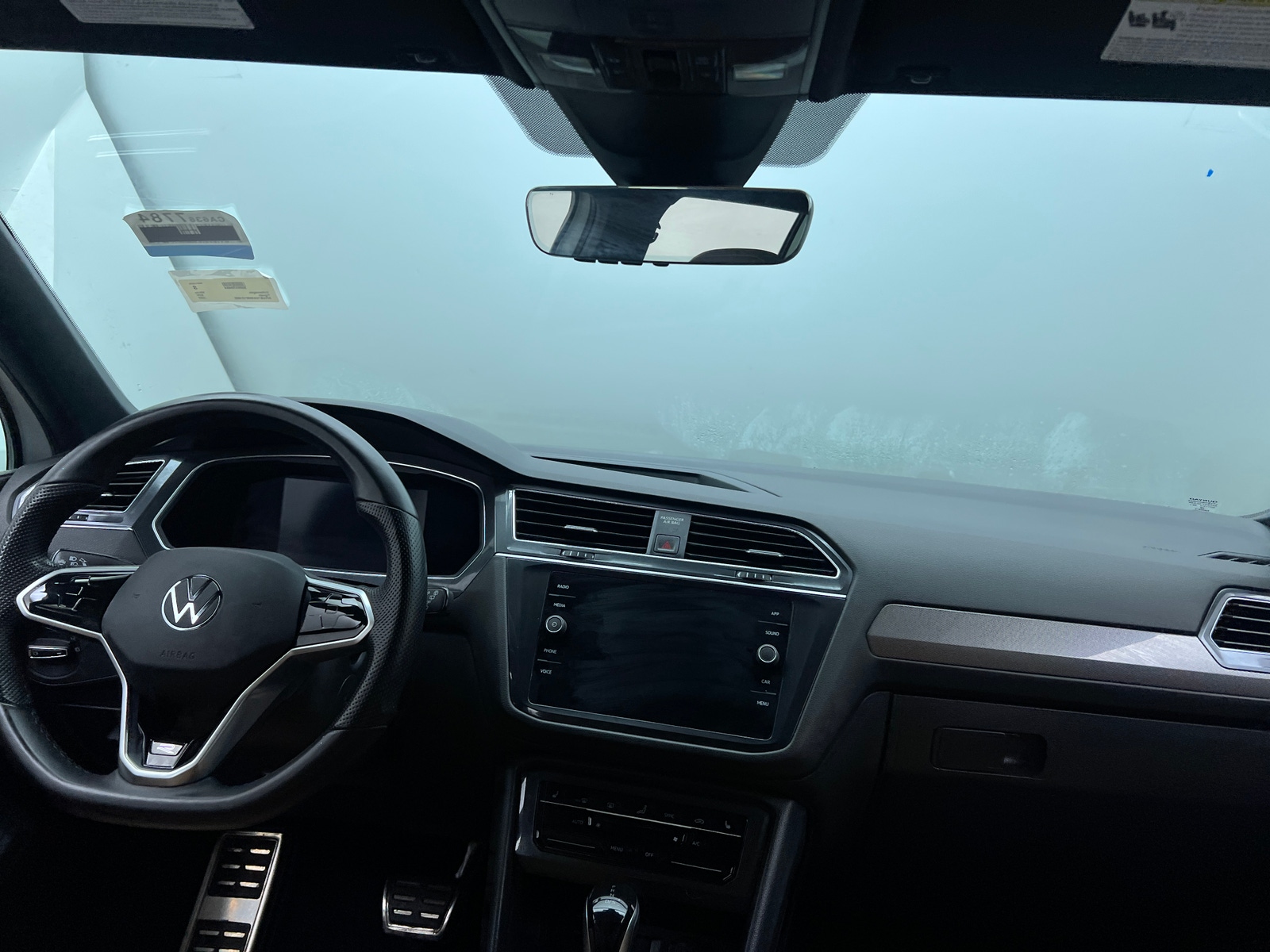 Thumbnail: 2022 Volkswagen Tiguan - 3