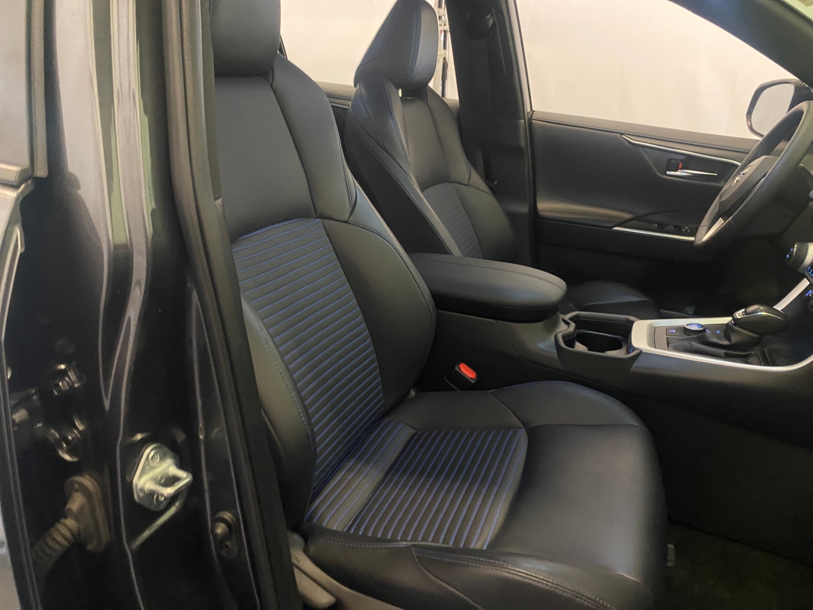 Thumbnail: 2020 Toyota RAV4 - 2