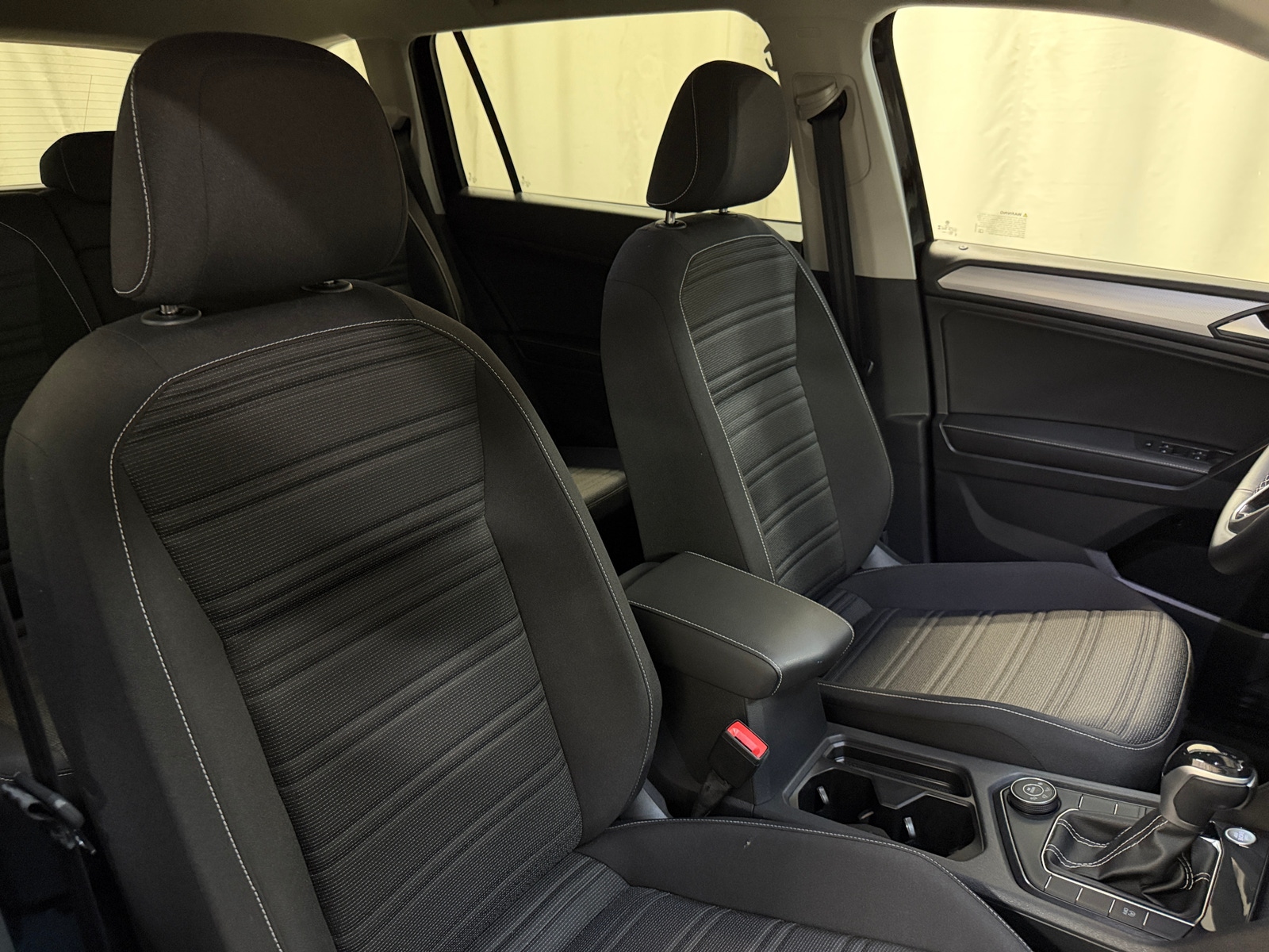 Thumbnail: 2023 Volkswagen Tiguan - 2