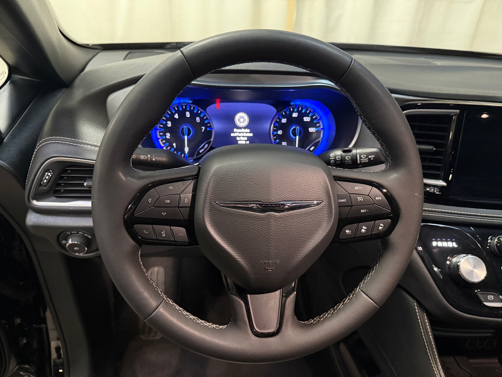 Thumbnail: 2025 Chrysler Pacifica - 4
