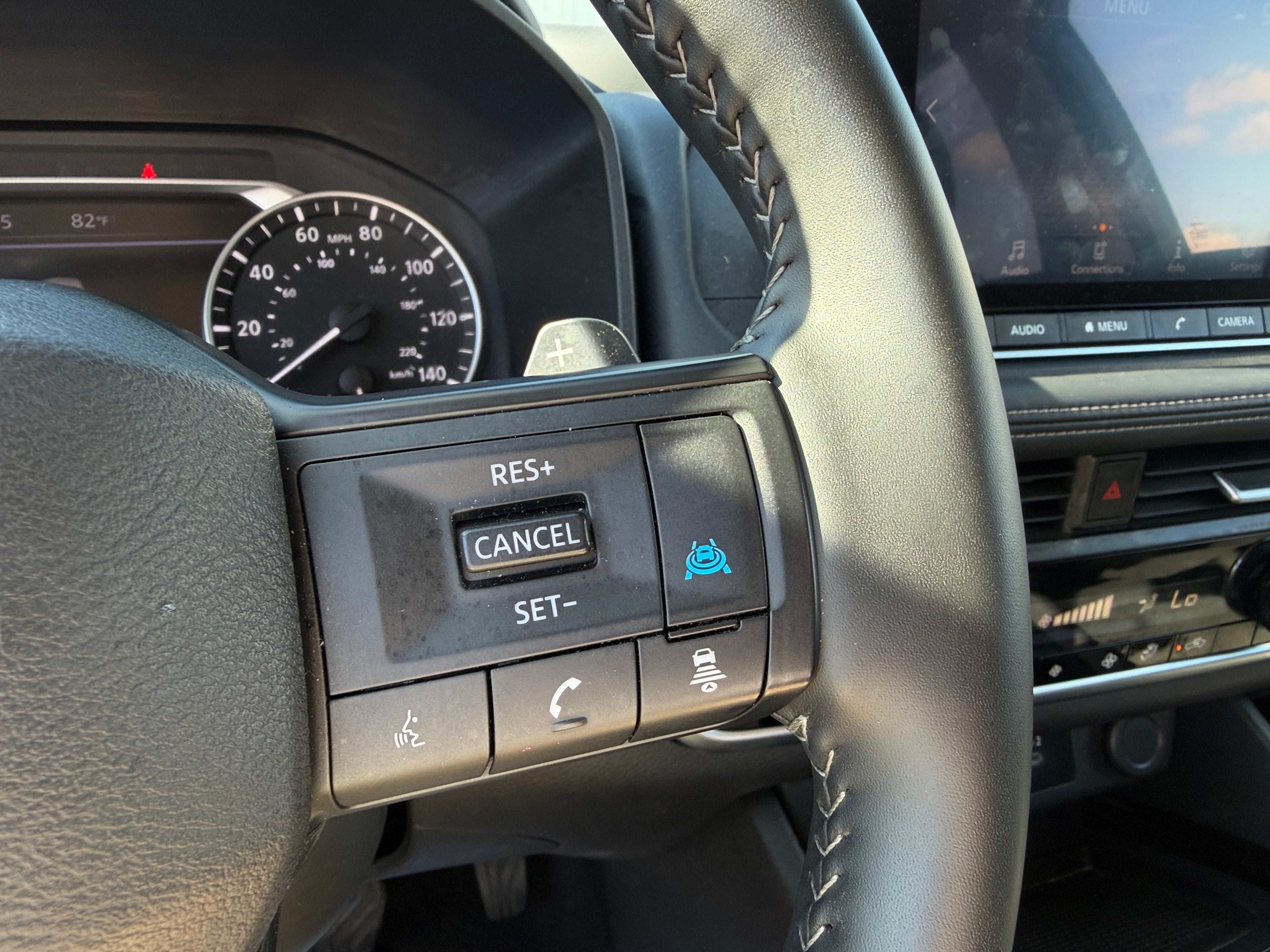 2025 Nissan Rogue SV - Photo 15