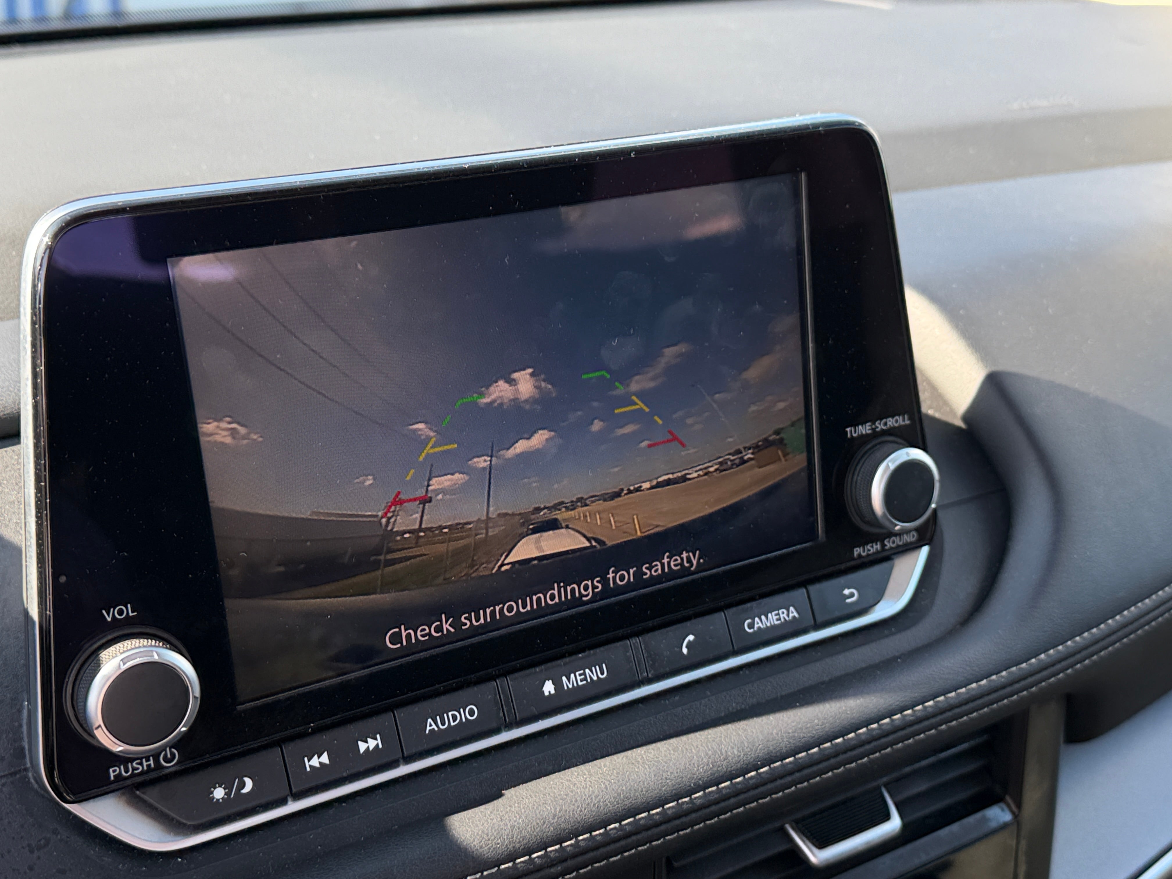 2025 Nissan Rogue SV - Photo 18