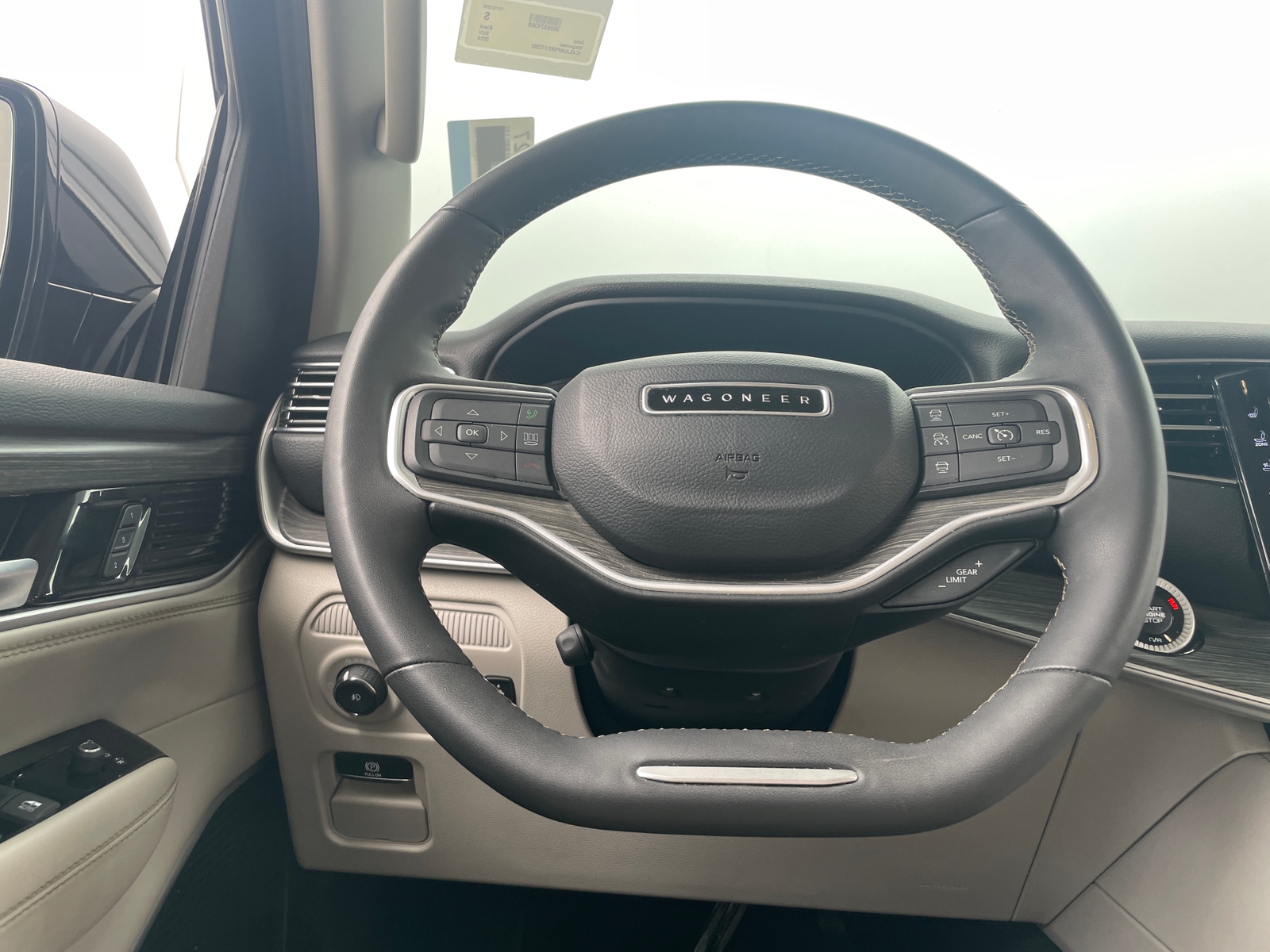 Thumbnail: 2024 Jeep Wagoneer - 4
