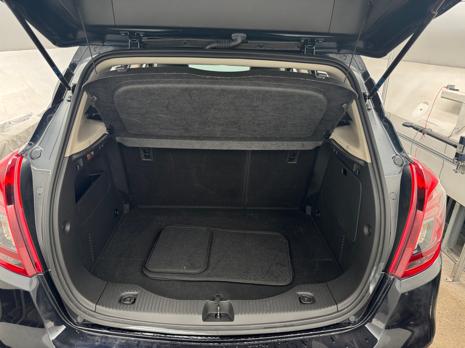 Thumbnail: 2021 Buick Encore - 6