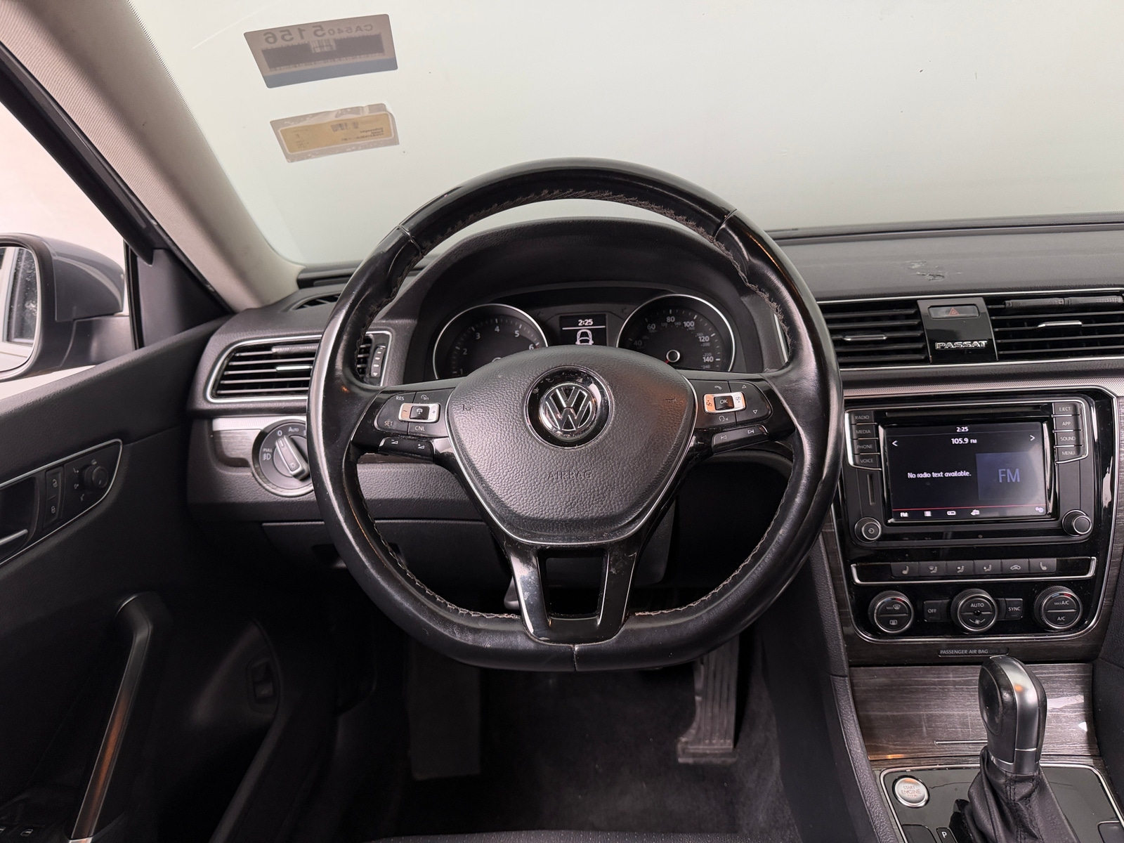 Thumbnail: 2018 Volkswagen Passat - 4