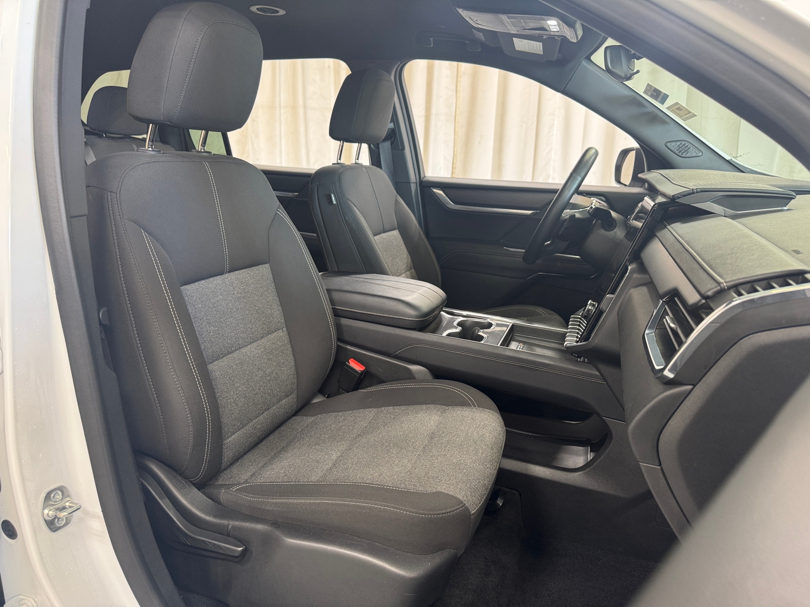 Thumbnail: 2025 GMC Acadia - 2