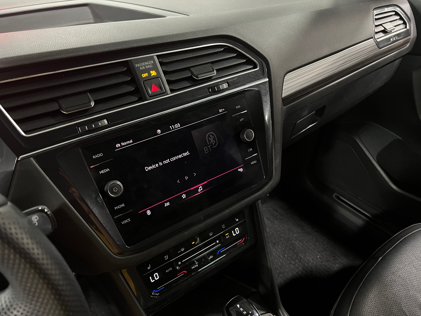 Thumbnail: 2022 Volkswagen Tiguan - 3