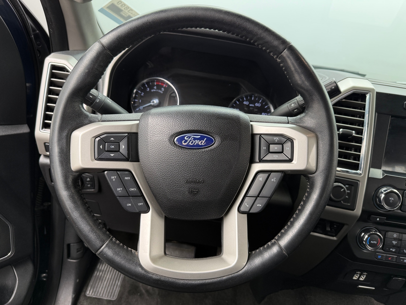 Thumbnail: 2017 Ford Econoline - 4