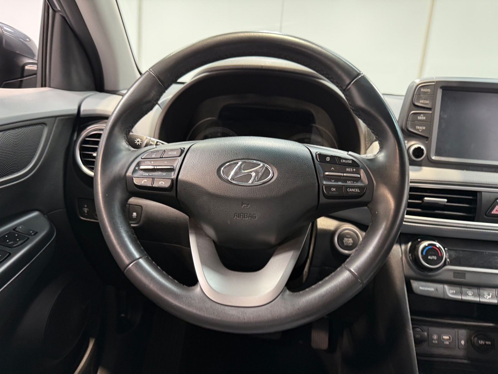 Thumbnail: 2019 Hyundai Kona - 4