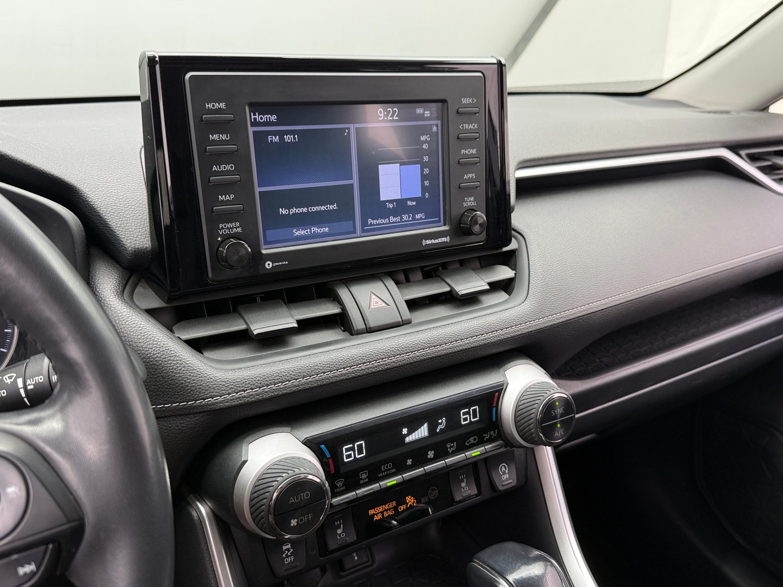 Thumbnail: 2020 Toyota RAV4 - 4
