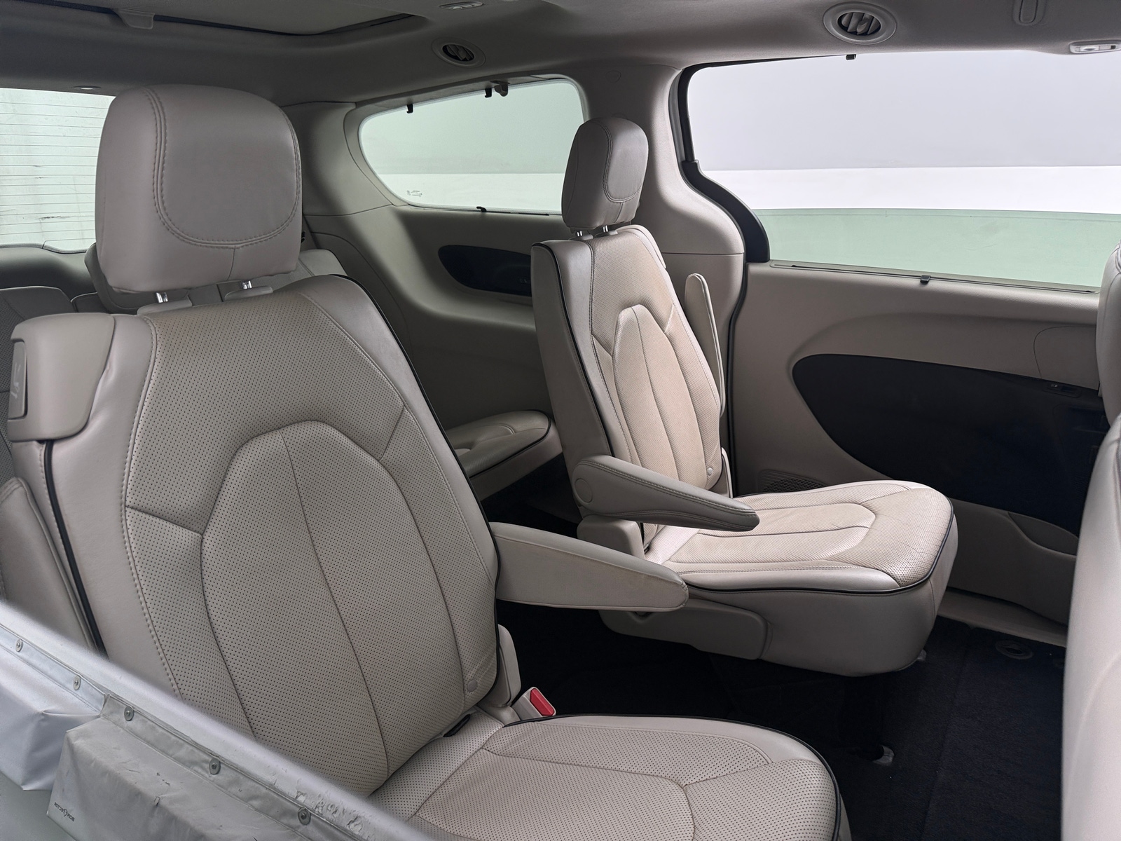 Thumbnail: 2021 Chrysler Pacifica - 5