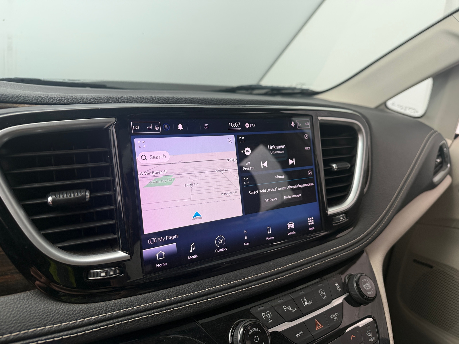 Thumbnail: 2021 Chrysler Pacifica - 3