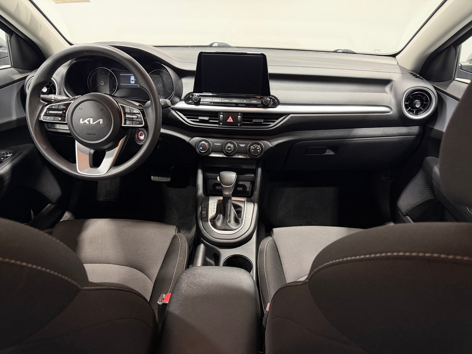 Thumbnail: 2023 Kia Forte - 3