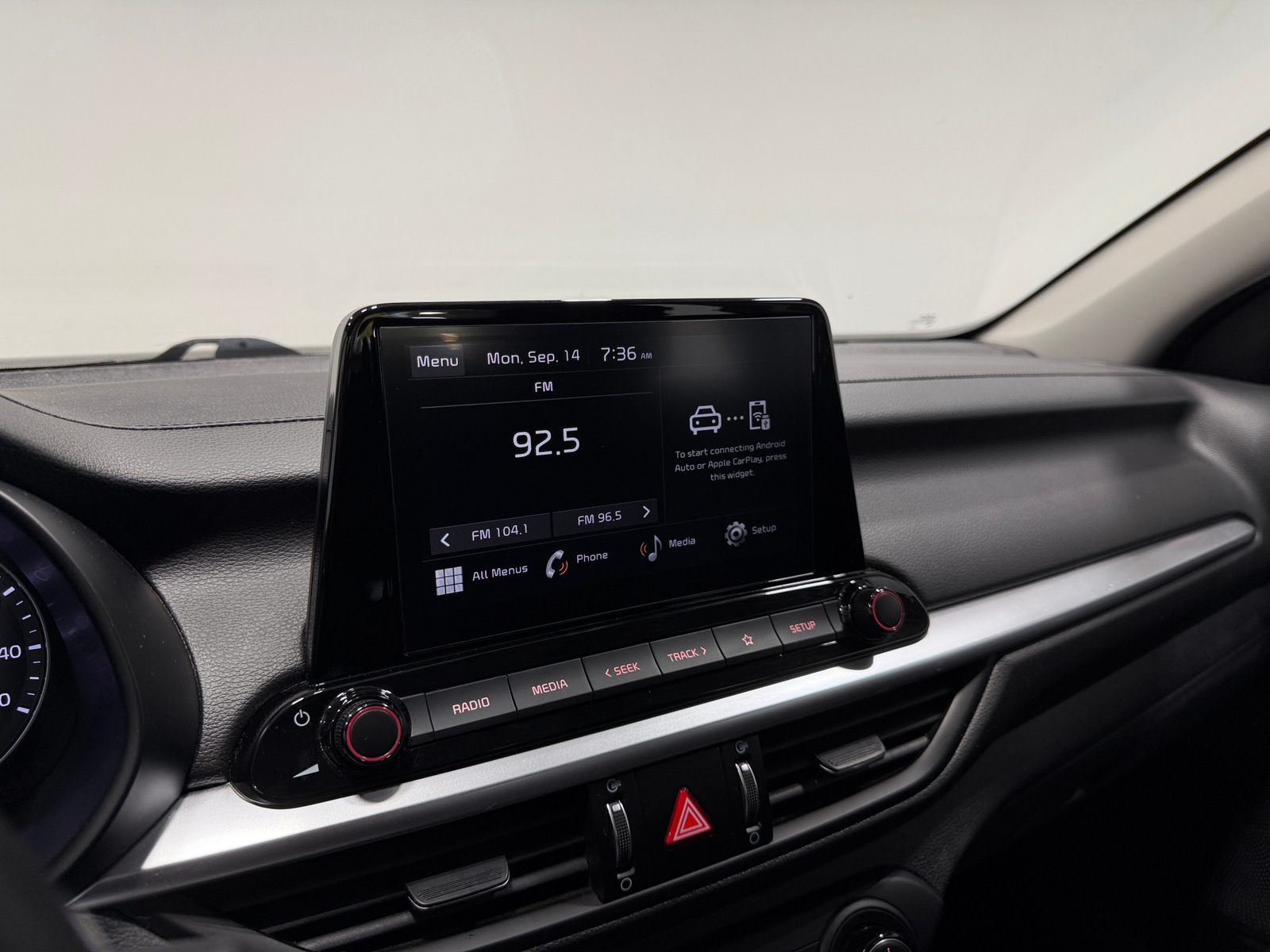 Thumbnail: 2023 Kia Forte - 4
