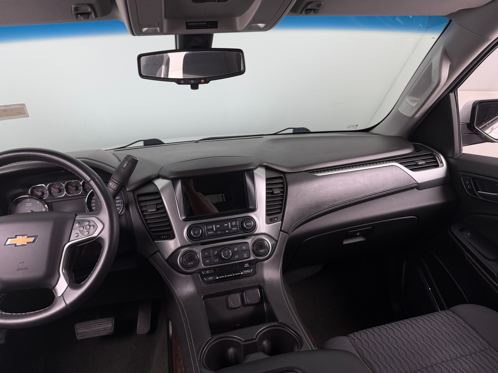 Thumbnail: 2018 Chevrolet Tahoe - 3