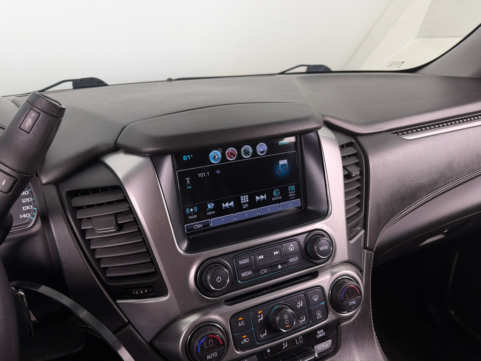 Thumbnail: 2018 Chevrolet Tahoe - 4