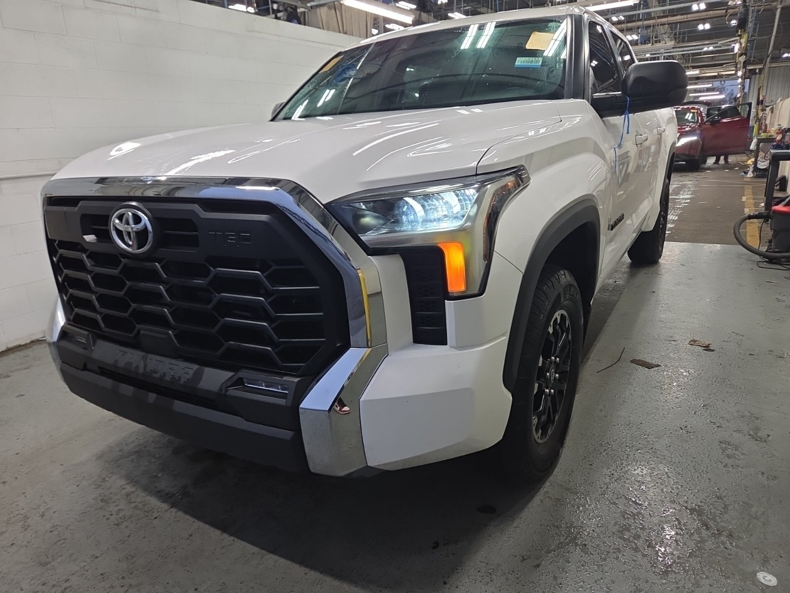 2025 Toyota Tundra 4WD SR5 Crewmax 5.5' Bed